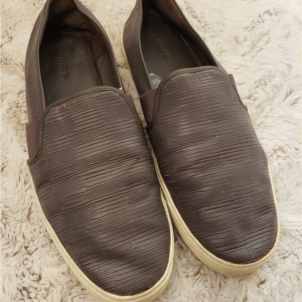 VINCE MENS BROWN SLIP ON LOAFER SIZE 11M